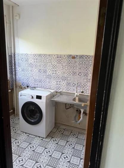 Garsonieră semidecomandată în Apărătorii Patriei