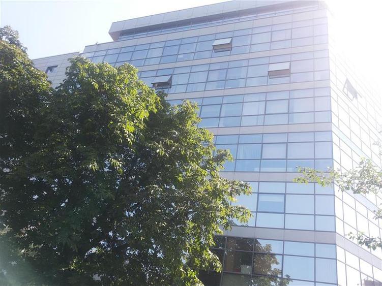 Birou, de 30 mp, în Vitan Mall