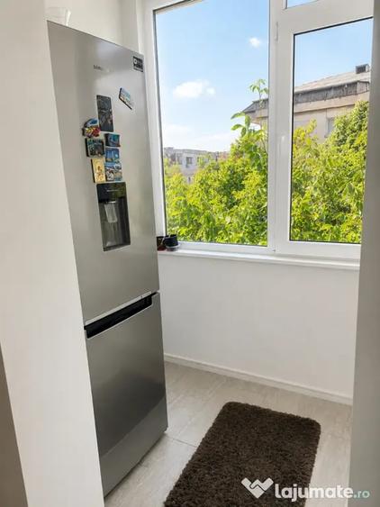 Apartament cu 3 camere decomandat în Calarași 4