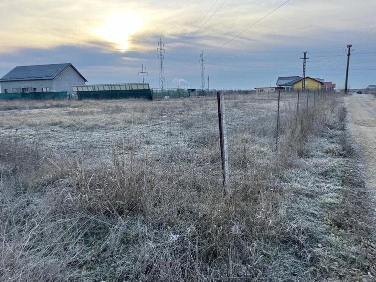 Teren de 900 mp, în Șimnicu de Sus
