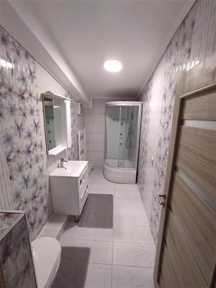 Casă individuală cu 9 camere cu Piscina în Dristor