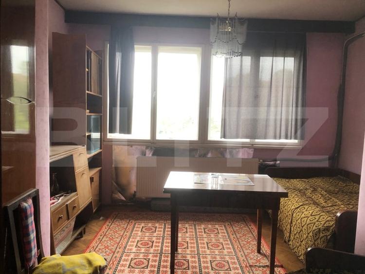 Apartament cu 4 camere decomandat, mobilat în Central