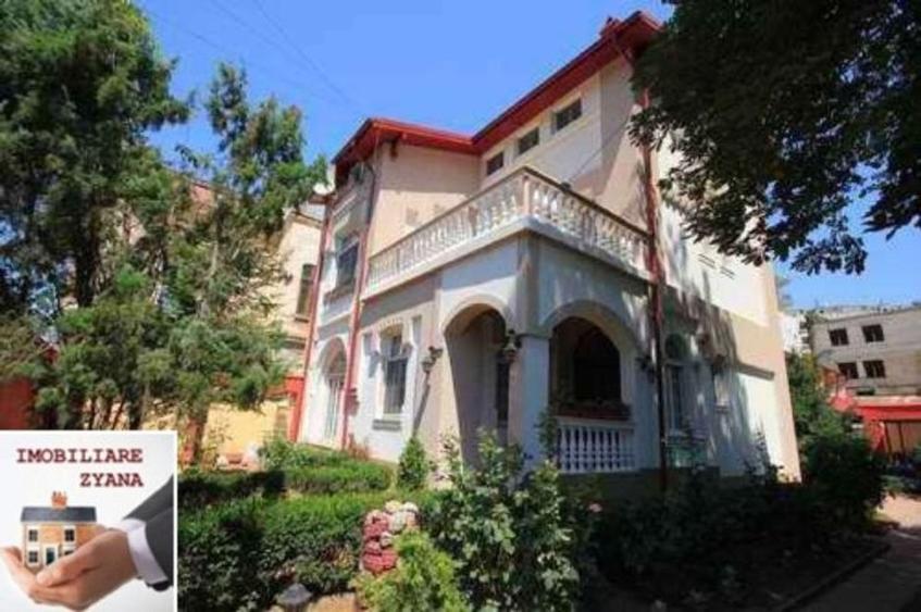 Casă individuală cu 5 camere cu Teren 400 Mp în Parcul Carol