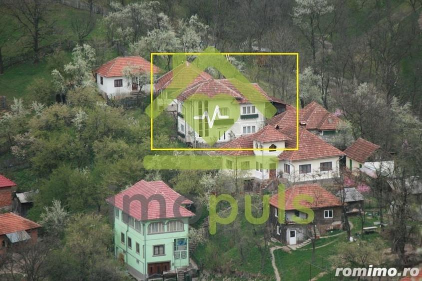 Casă cu 4 camere cu Teren 1100 Mp în Godeanu