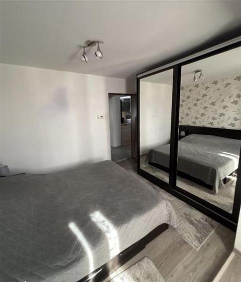 Apartament cu 3 camere decomandat, mobilat în Tudor Vladimirescu