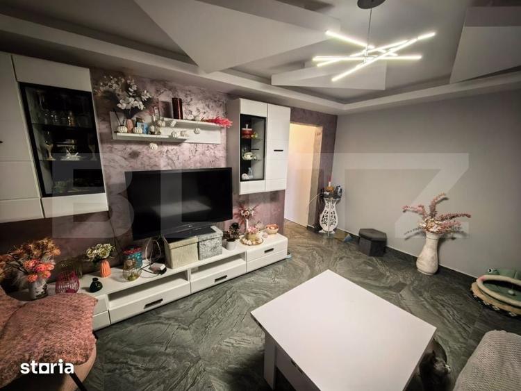 Apartament cu 3 camere semidecomandat, mobilat în Dacia
