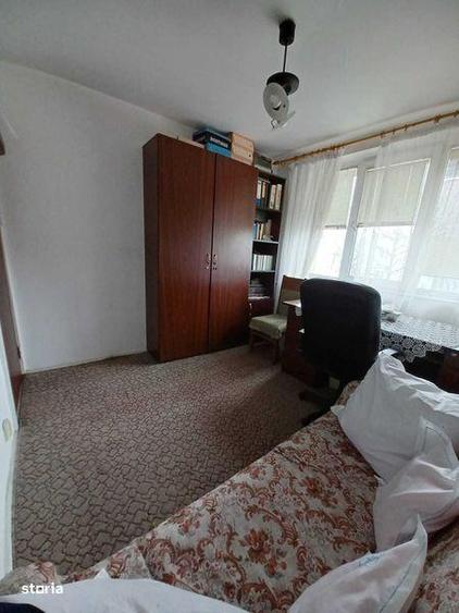 Apartament cu 3 camere, mobilat în Vitan