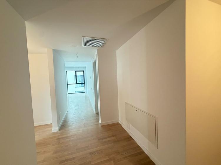 Apartament cu 3 camere în Iancu Nicolae