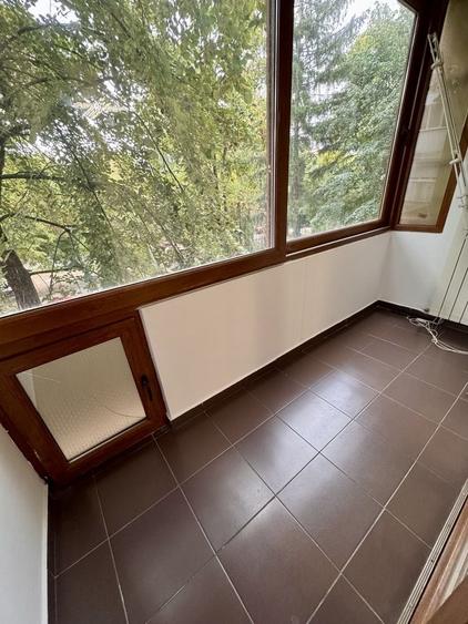 Apartament cu 4 camere decomandat în Aleea Trandafirilor