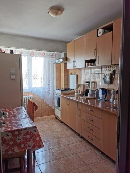 Apartament cu 2 camere decomandat, mobilat în Casa de Cultură