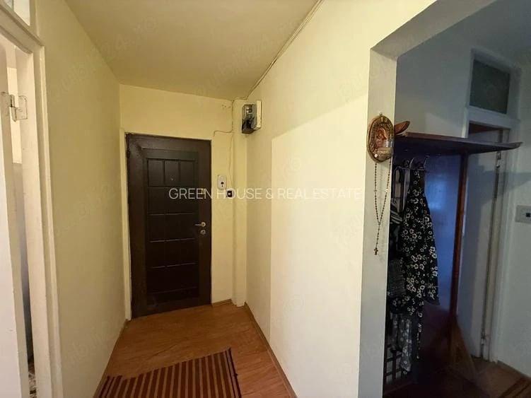 Apartament cu 3 camere decomandat în Piața Centrală