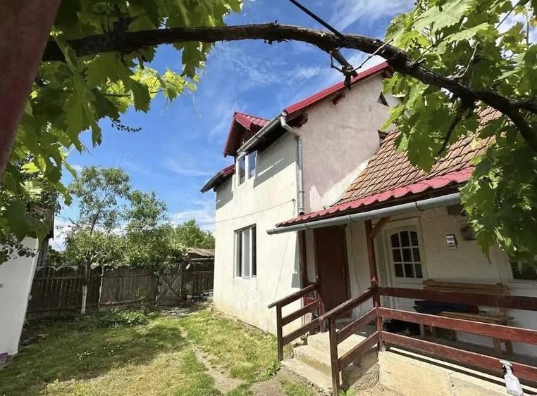Casă cu Teren 450 Mp în Central
