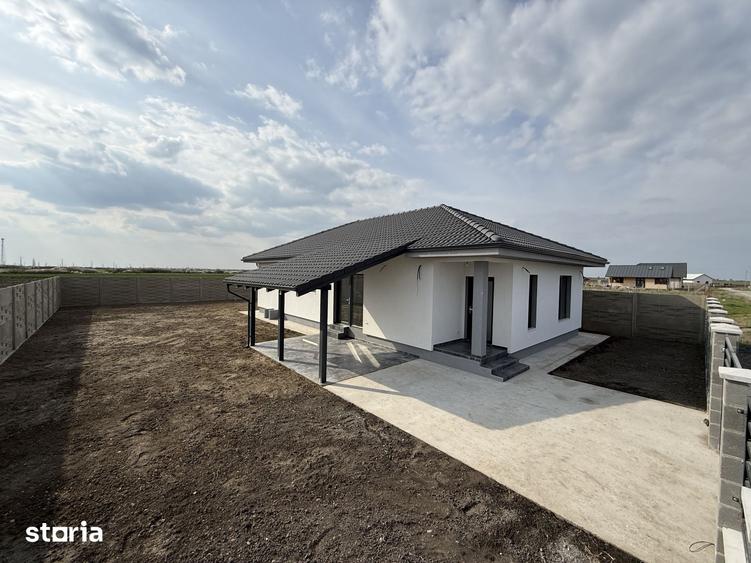 Casă cu 4 camere cu Teren 580 Mp în Sânmihaiu Român
