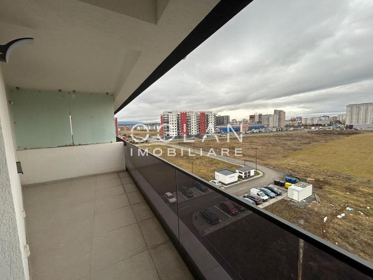 Apartament cu 3 camere semidecomandat, mobilat în Șelimbăr