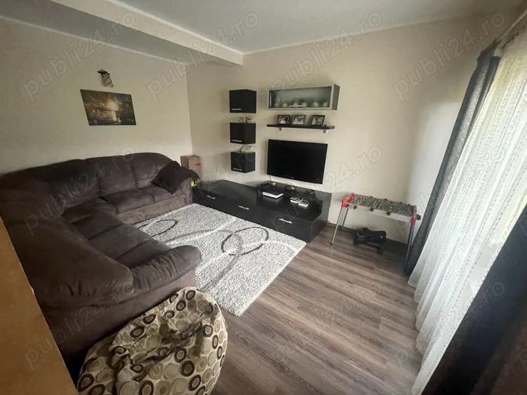 Casă cu 4 camere cu Teren 977 Mp în Urișor