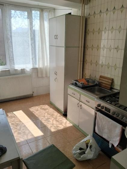Apartament cu 2 camere semidecomandat în Griviței