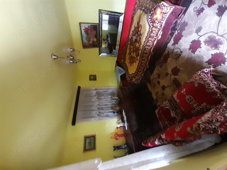 Casă cu 3 camere în Pucioasa