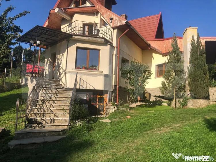 Casă cu 5 camere cu Teren 1912 Mp în Central