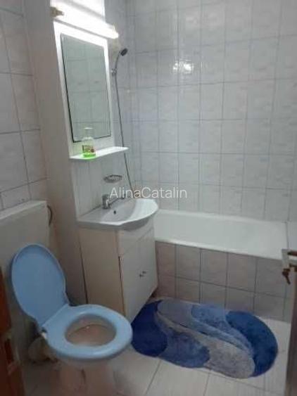 Vand apartament cu 2 camere