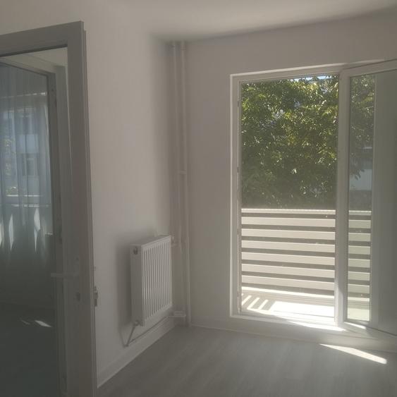 Apartament cu 2 camere nedecomandat în Mihai Bravu