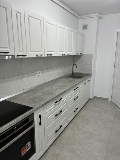 Apartament cu 3 camere decomandat, mobilat în Central