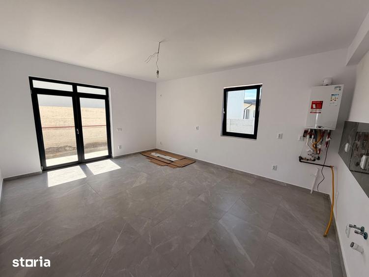 Casă cu 4 camere cu Teren 353 Mp în Berceni