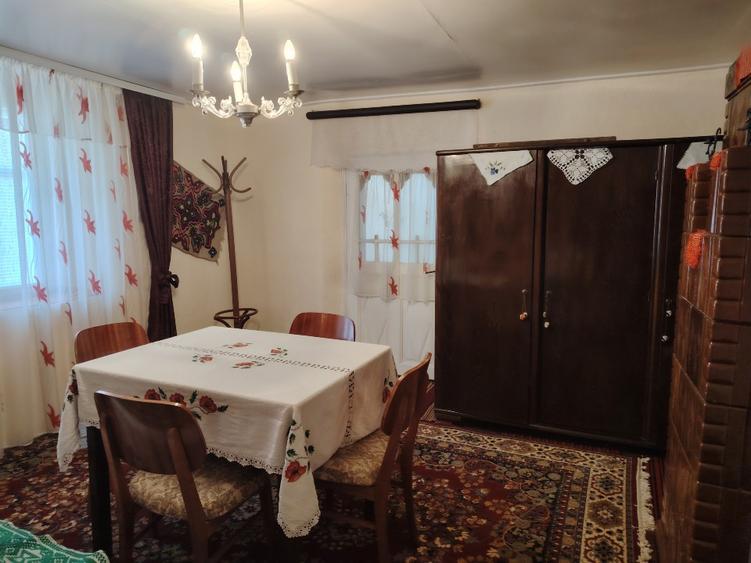 Casă individuală cu 4 camere cu Teren 2400 Mp în Cârja