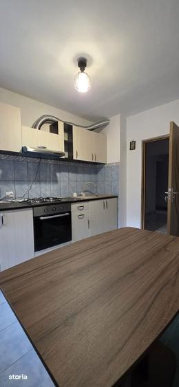 480euro/luna, Gara apartament spatios 3 camere, 2 bai, et 1, bloc vila - 8