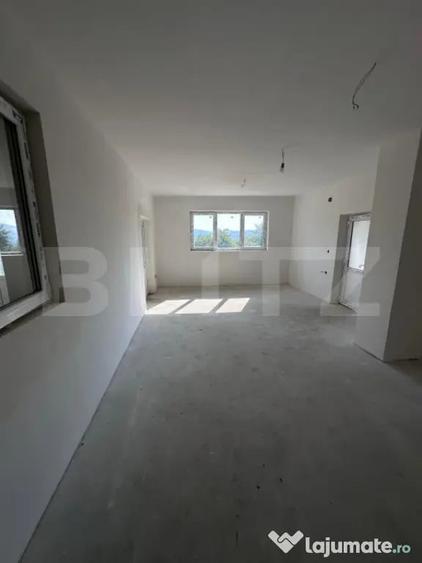 Casă cu 4 camere cu Teren 500 Mp în Central