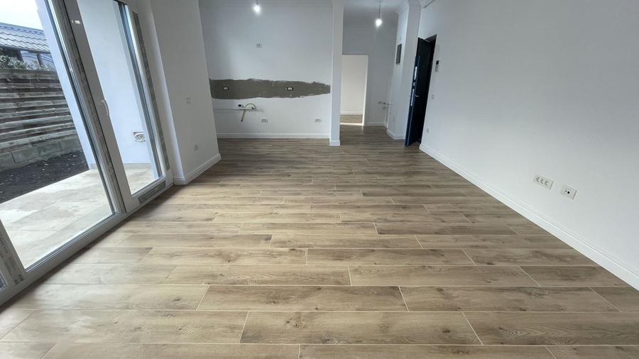Apartament cu 3 camere decomandat în Dumbrăvița