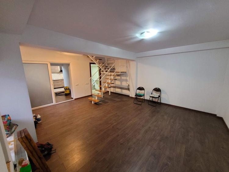 Casă cu 4 camere cu Teren 240 Mp în Republicii