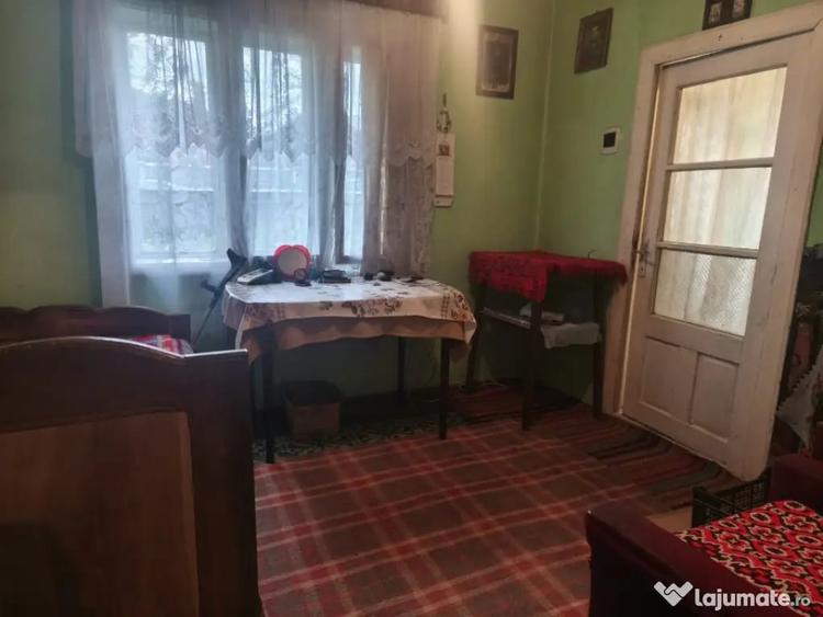 Casă cu 2 camere cu Teren 1600 Mp în Grămești