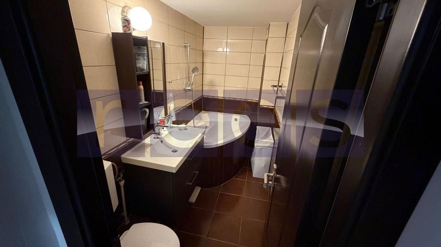 Apartament cu 3 camere decomandat, mobilat în Vitan Mall