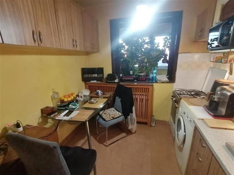 Apartament cu 3 camere decomandat în Complex Studențesc