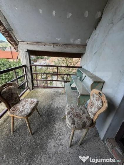 Casă cu 3 camere cu Teren 800 Mp în Cornești