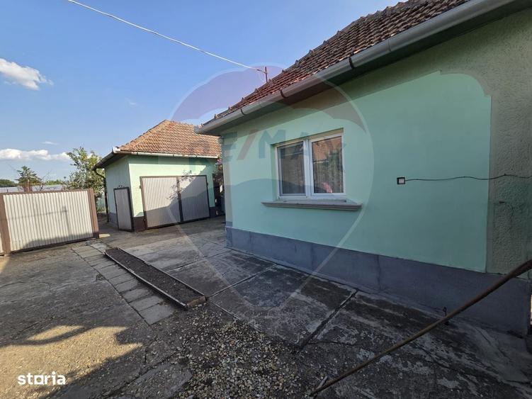 Casă cu 4 camere în Ciumeghiu
