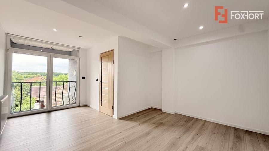 Apartament cu 3 camere semidecomandat, mobilat în Ghiroda