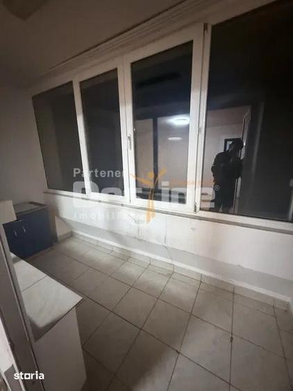 Apartament cu 4 camere decomandat, mobilat în Alexandriei