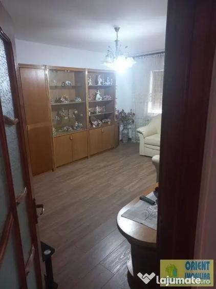 Apartament cu 2 camere decomandat în Casa de Cultură