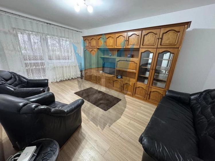 Apartament cu 3 camere decomandat în Cantacuzino