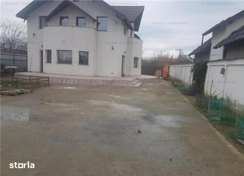 Casă cu 5 camere cu Teren 600 Mp în Cazasu