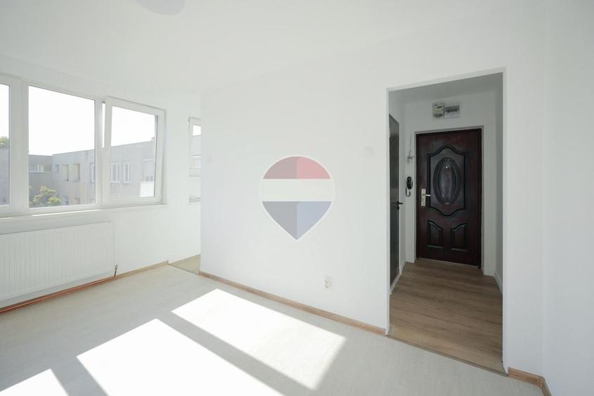 Apartament cu 2 camere semidecomandat în Rogerius
