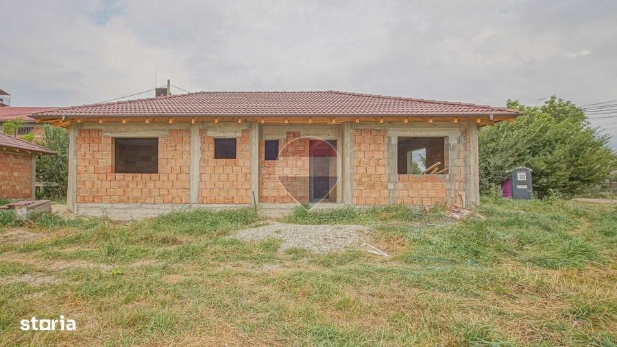 Casă cu 4 camere în Hălchiu