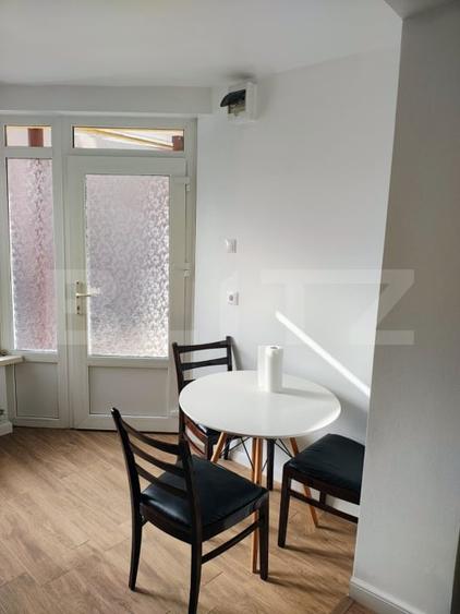 Apartament cu 2 camere semidecomandat, mobilat în Cetate