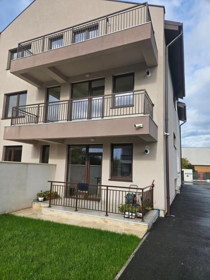 Apartament cu 3 camere semidecomandat în Bucureștii Noi