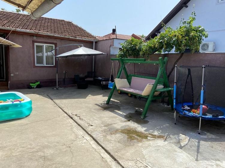 Casă cu 4 camere în Bujac