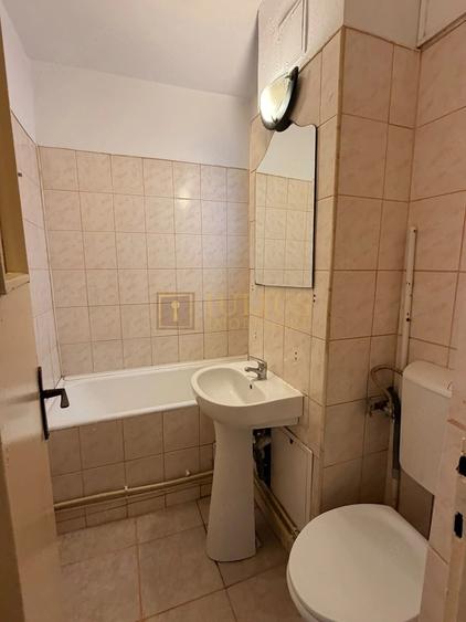 Apartament cu 3 camere decomandat, mobilat în Gheorghe Lazăr