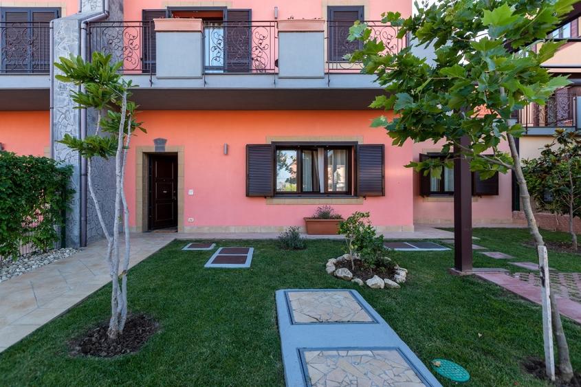Duplex cu 4 camere cu Teren 460 Mp în Faleza Nord