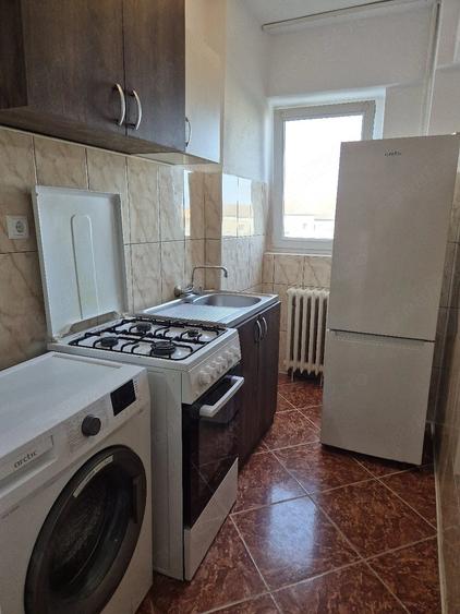 Garsonieră decomandată în Soarelui