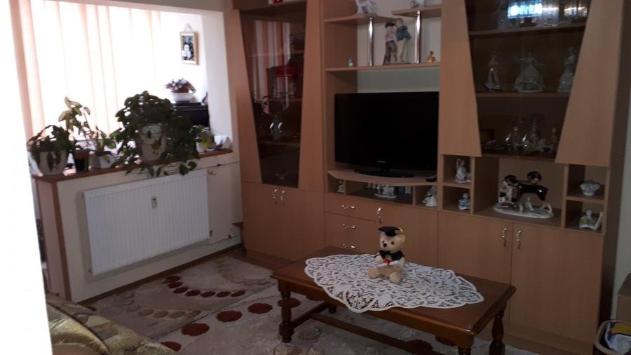 Apartament cu 4 camere decomandat, mobilat în Aurel Vlaicu